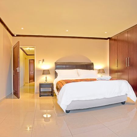 Arebbusch Travel Lodge Windhoek Dış mekan fotoğraf