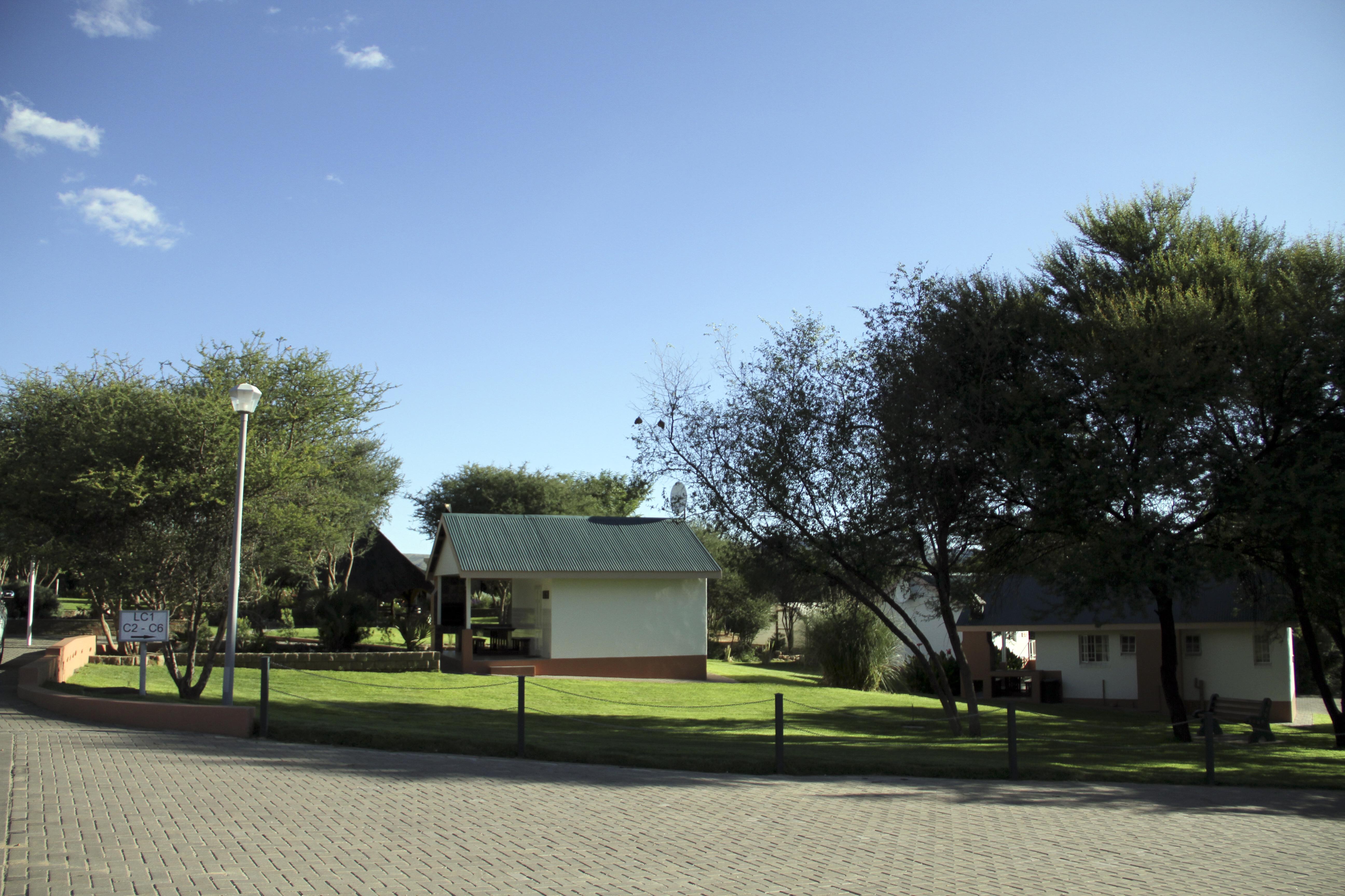 Arebbusch Travel Lodge Windhoek Dış mekan fotoğraf