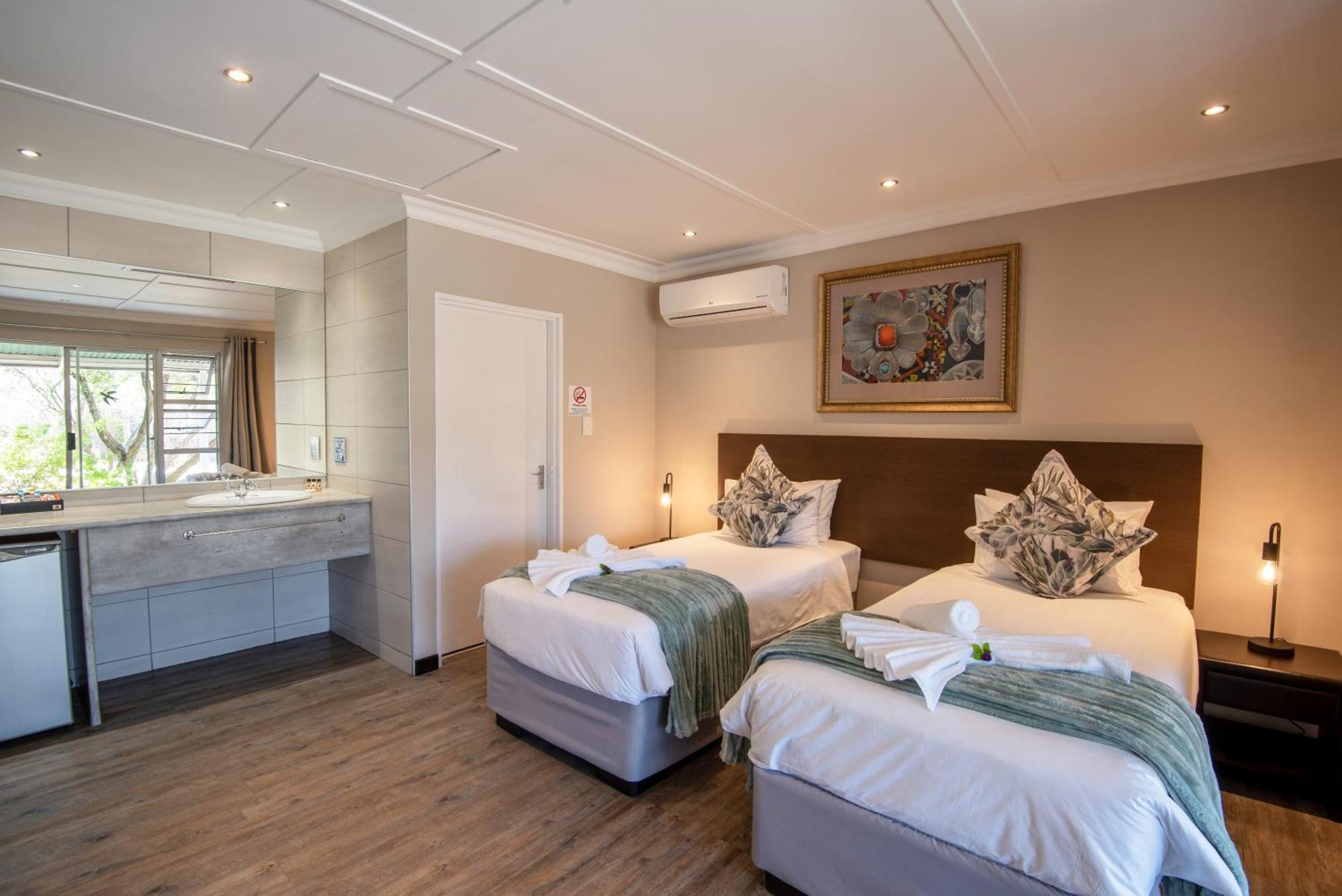 Arebbusch Travel Lodge Windhoek Dış mekan fotoğraf