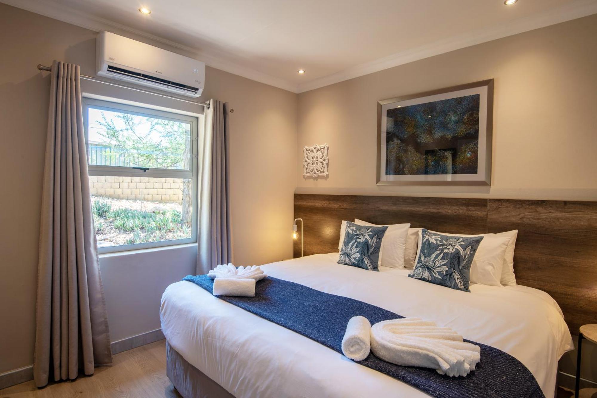 Arebbusch Travel Lodge Windhoek Dış mekan fotoğraf