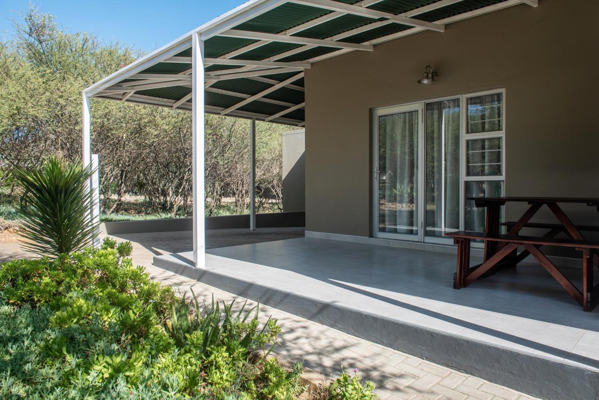Arebbusch Travel Lodge Windhoek Dış mekan fotoğraf